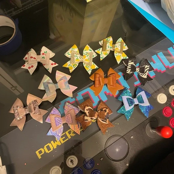 Bow toppers - Picture 2 of 2